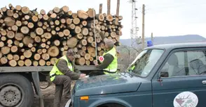 Горските конфискуваха 14  автомобила на бракониери