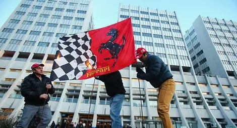 Швейцарска компания стои зад кражбата на здравния картон на Шумахер