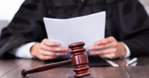 25 000 лева обезщетение за счупен крак в изясняване по мъжки между съседи