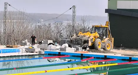 Златомира Стефанова: По плувния комплекс има работа за още месец-месец и половина