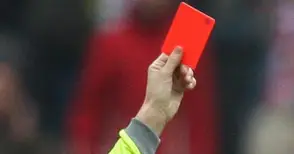 „Две могили“ бие „Марисан“ в мач с 4 червени картона