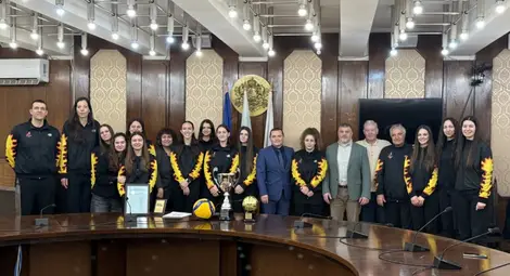 Кметът на Русе Пенчо Милков отличи волейболистките на ВК &bdquo;Любо Ганев &ndash; Автосвят&ldquo; за спечелената Купа на България