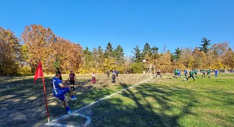 В група &bdquo;Запад&ldquo; &bdquo;Дунав&ldquo; /Батин/ записа рунинна победа с 5:0 срещу &bdquo;Янтра&ldquo; /Ценово/.                                     Снимка: Васил ТОДОРОВ