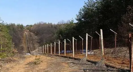 Найденов: Оградата по границата може да е готова преди февруари