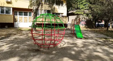 Още една обновена площадка след акцията на &bdquo;Празник на квартала &ndash; Заедно в Здравец&ldquo;