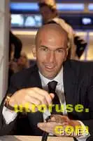 Зидан инвестира в четвъртодивизионен френски клуб от родния град на жена си