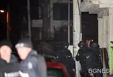 Стрелецът от кв. "Горна баня" скочи от покрива