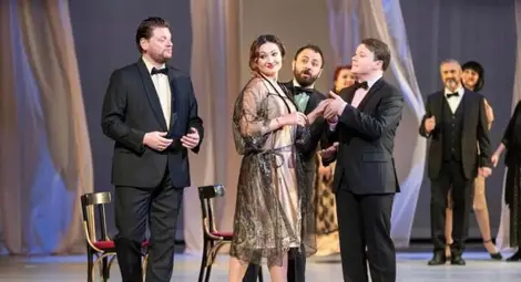 Операта представя „Лястовичката“ на сцената в Доходното здание Операта представя „Лястовичката“ на сцената в Доходното здание