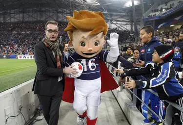 Талисманът на Евро 2016 бе кръстен Супер Виктор Талисманът на Евро 2016 бе кръстен Супер Виктор