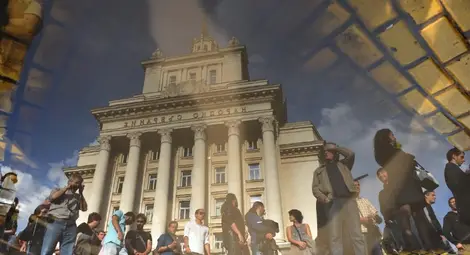 Политиката разболява хората и води до загуба на сън Политиката разболява хората и води до загуба на сън