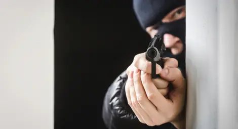 Четирима маскирани обраха каса на охранителна фирма Четирима маскирани обраха каса на охранителна фирма