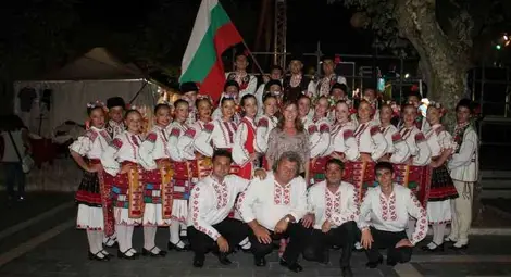 С шеметен етноспектакъл &bdquo;Русчуклийче&ldquo; пожъна овации в италианския Ричия