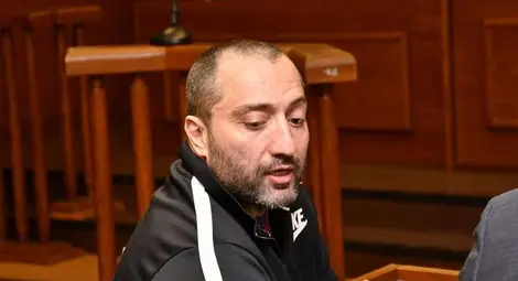 Митьо Очите се прибира у дома за Коледа