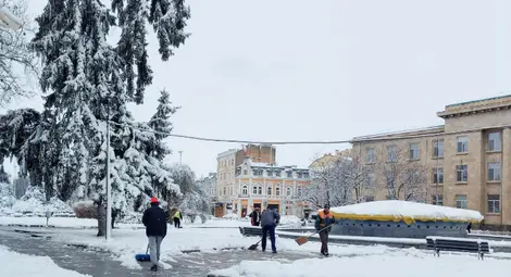 Спокойна обстановка в Русе и общината след снеговалежа снощи