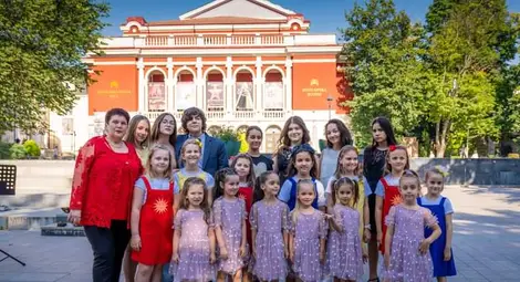 Блестящата русенска детска вокална група &bdquo;Слънце&ldquo; празнува 30-годишнината си с концерт