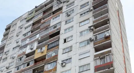 Жена се хвърли от 7-ия етаж в Бургас