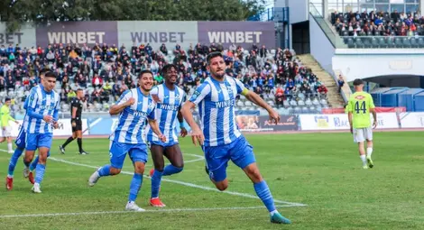 Този кадър е от 17 август миналата година, когато капитанът на &bdquo;Дунав&ldquo; Камен Хаджиев реализира втория гол във вратата на ЦСКА II. 									            Снимка: Архив