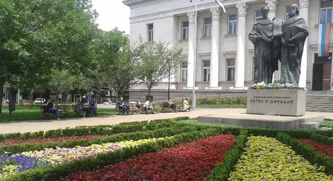 Църквата почита Светите равноапостоли Кирил и Методий