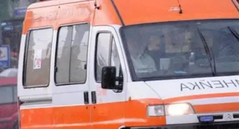 Кола блъсна внезапно изскочило на пътя дете