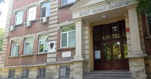 Учители от Икономическата настояват за приемственост в директорския пост