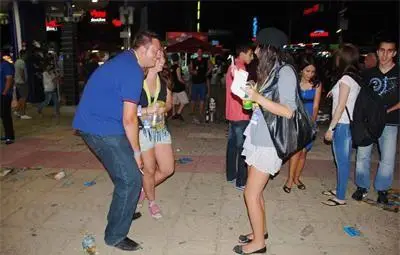 Позволиха на непълнолетните да работят до 22:00 часа