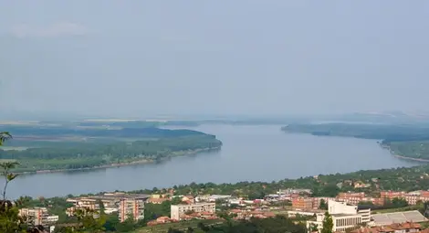 Бреговете на Дунав се рушат