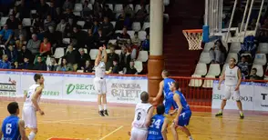 Баскетболистите изпуснаха нелепо купата на федерацията