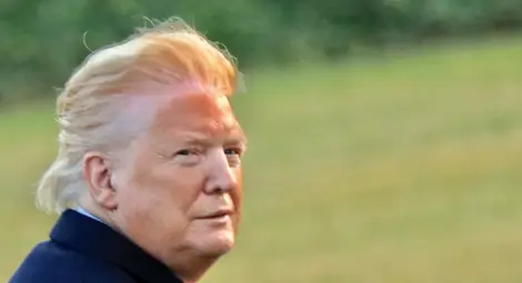 Буря от подигравки в мрежата заради тена на Тръмп