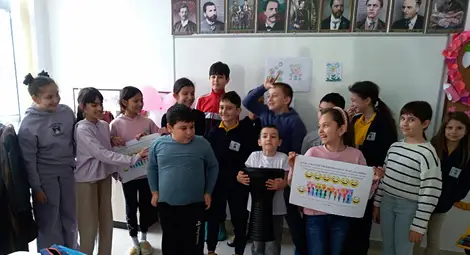 С мини концерт на барабани в Образователен център &bdquo;Малвина&ldquo; празнуваха щастието