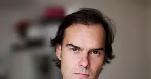 Авторът на „Двама съвсем голи мъже“ ще отговаря на въпроси на публиката в Русе