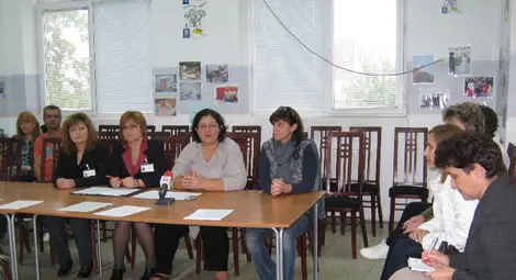 Осем деца с нови семейства от началото на годината