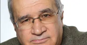 Крум Гергицов събра летописа на театъра в 300 луксозни страници