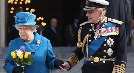 Кралица Елизабет II и принц Филип честват 70-ата годишнина от брака си