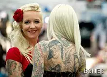 Внучка татуира 86-годишната си баба Внучка татуира 86-годишната си баба