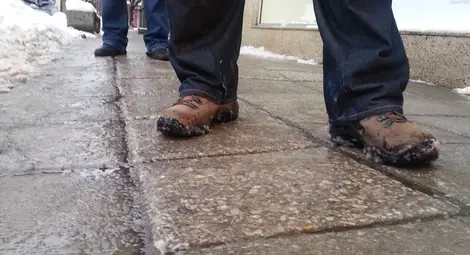 12 области с жълт код заради поледици - подробности