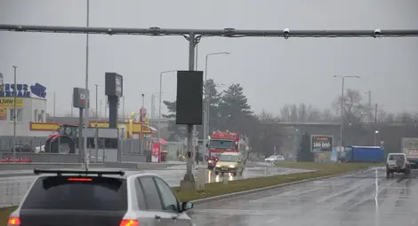 Технически проблем спря светещите  LED табла в района на Дунав мост