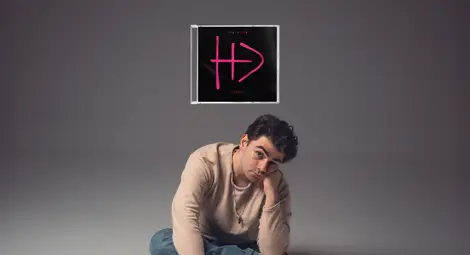 "Нощ и Ден" на Серджи не е просто албум - това е музикално преживяване.