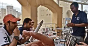 Ядем по-малко, пием по-малко, но пушим повече