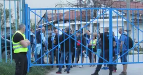 Феновете поискаха оставката на Орачев след поредната загуба от „Септември“