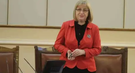 Цецка Цачева: Като че ли нещата в държавата започват оттук-насетне