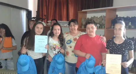 Ученици от Ценово областни първенци в състезание по гражданска защита