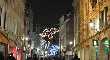 Как да се вдъхновим от Европа, докато Жулиен отваря бутилки