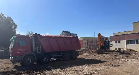 Започна строежът на новия корпус на второто по големина училище в страната - „Васил Левски“ в Русе Започна строежът на новия корпус на второто по големина училище в страната - „Васил Левски“ в Русе