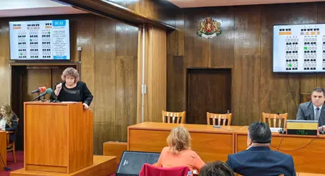 По искане на ГЕРБ: На извънредна сесия решиха проблема с маломерните паралелки По искане на ГЕРБ: На извънредна сесия решиха проблема с маломерните паралелки