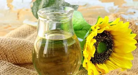 Слънчогледът поевтиня два пъти от март, но цената на олиото така и не падна Слънчогледът поевтиня два пъти от март, но цената на олиото така и не падна