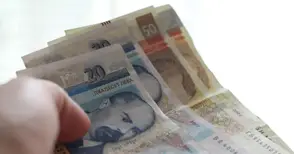 Близо 400 лева е разликата между заплатите в обществения и в частния сектор в Русе и областта