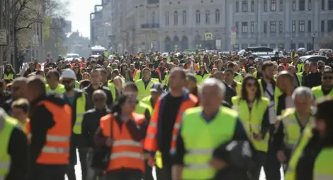 Пътностроителните фирми излизат днес на втори национален протест Пътностроителните фирми излизат днес на втори национален протест