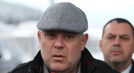 Иван Гешев: От едната страна са хората, от другата &ndash; престъпниците, политиците да изберат от коя са