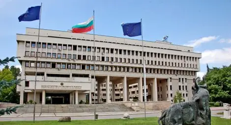 Външно предупреди: Внимавайте при сезонната работа в чужбина!