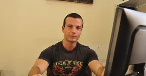 Мързеливият гений Васко вдига Китайски стени в компютрите